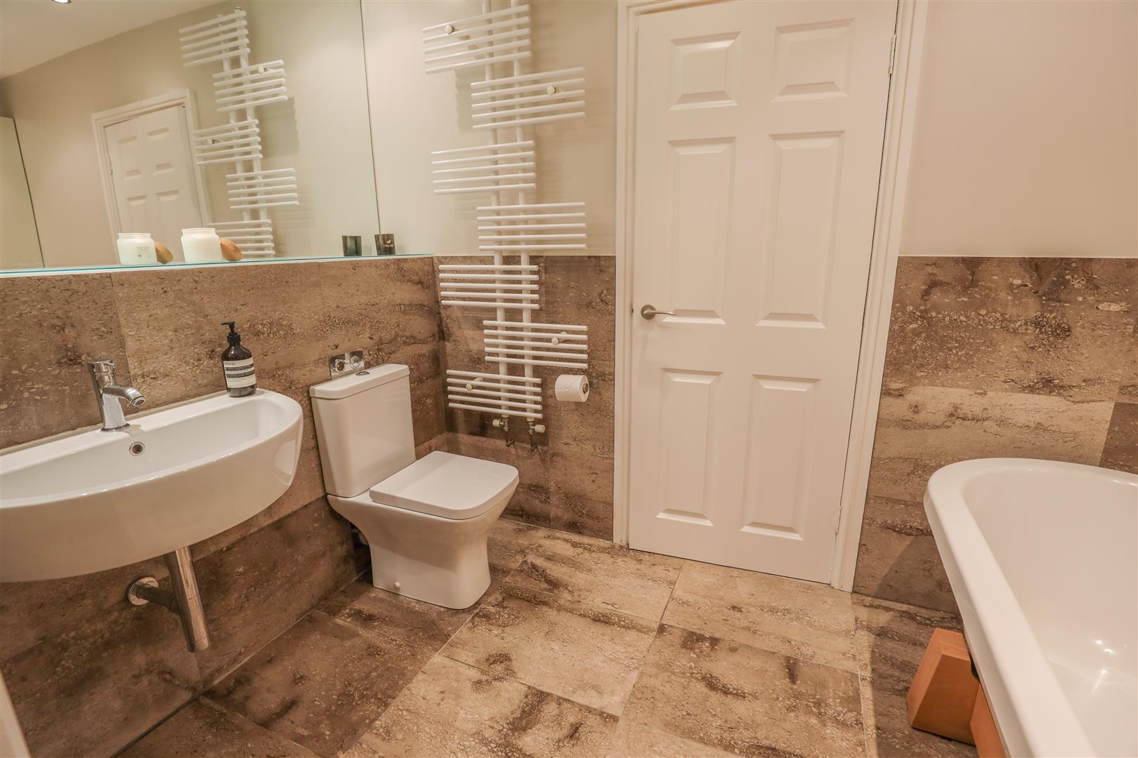 Flat 5, Zoar Court, High Street, Llantrisant, Pontyclun, CF72 8SR